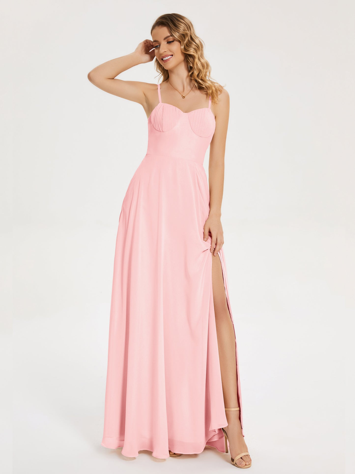 Vestido de fiesta con tirantes finos y corte en A y abertura