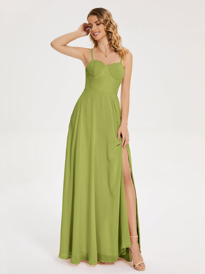 Vestido de fiesta con tirantes finos y corte en A y abertura
