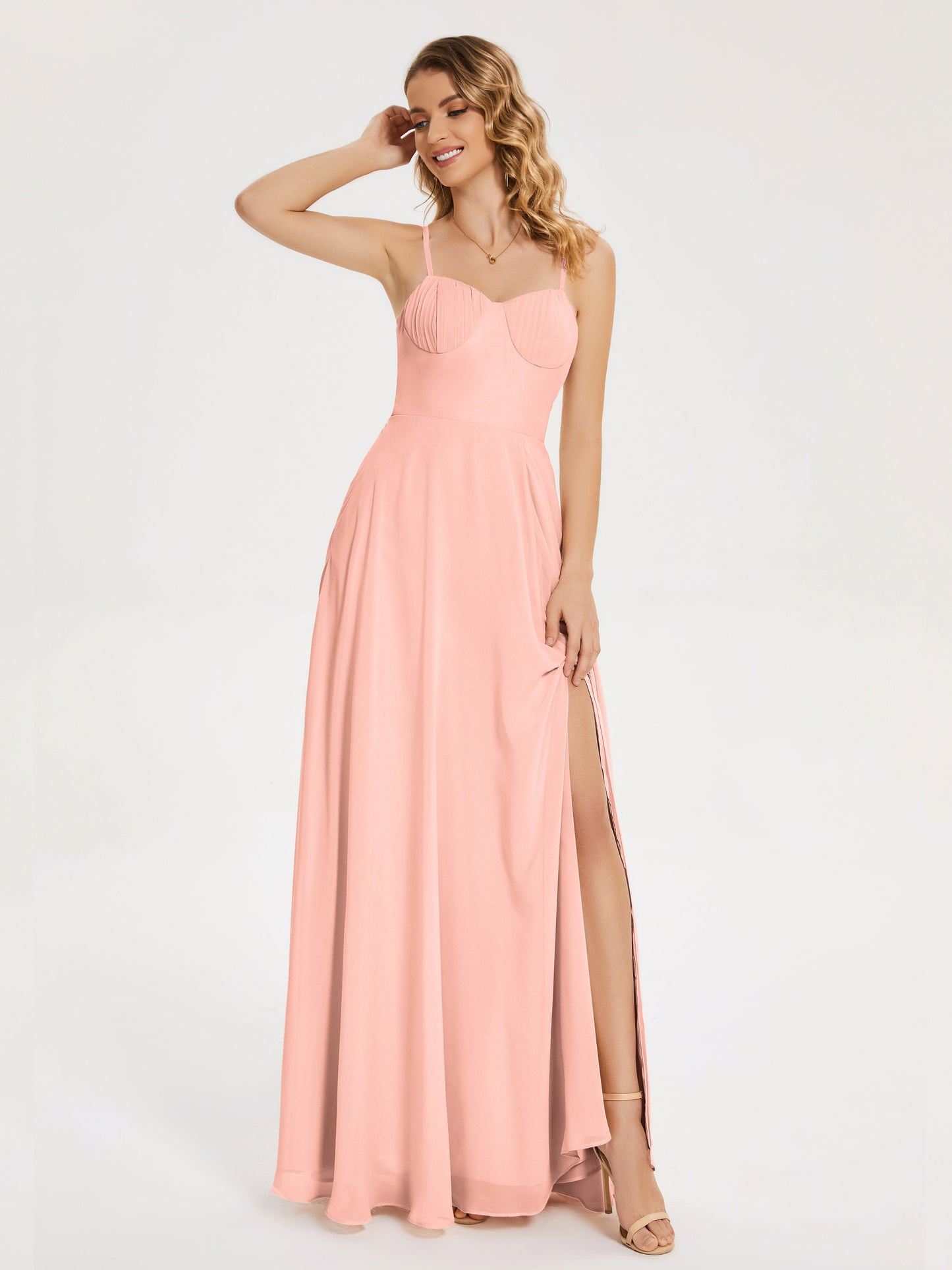 Vestido de fiesta con tirantes finos y corte en A y abertura