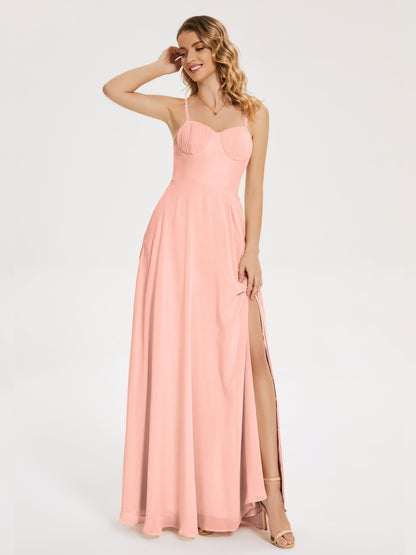 Vestido de fiesta con tirantes finos y corte en A y abertura