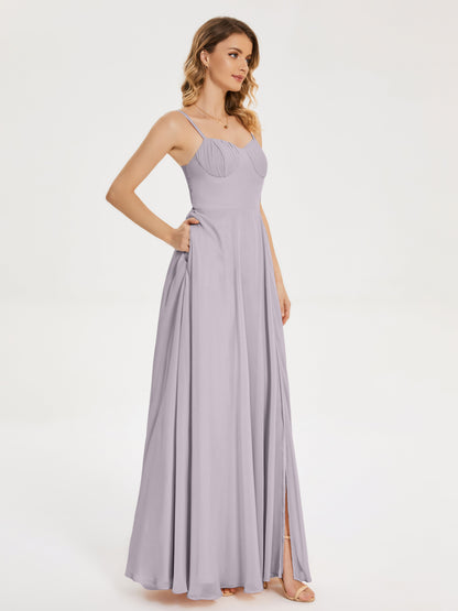 Vestido de fiesta con tirantes finos y corte en A y abertura