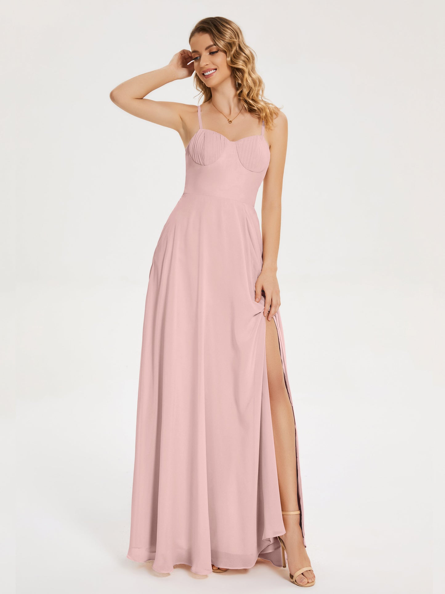 Vestido de fiesta con tirantes finos y corte en A y abertura