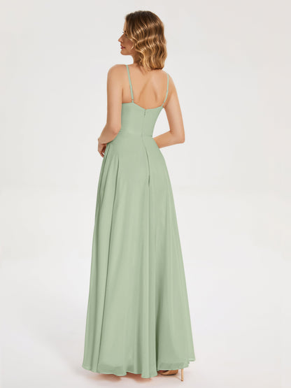 Vestido de fiesta con tirantes finos y corte en A y abertura