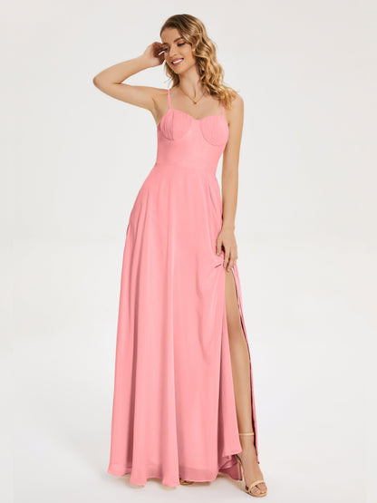 Vestido de fiesta con tirantes finos y corte en A y abertura