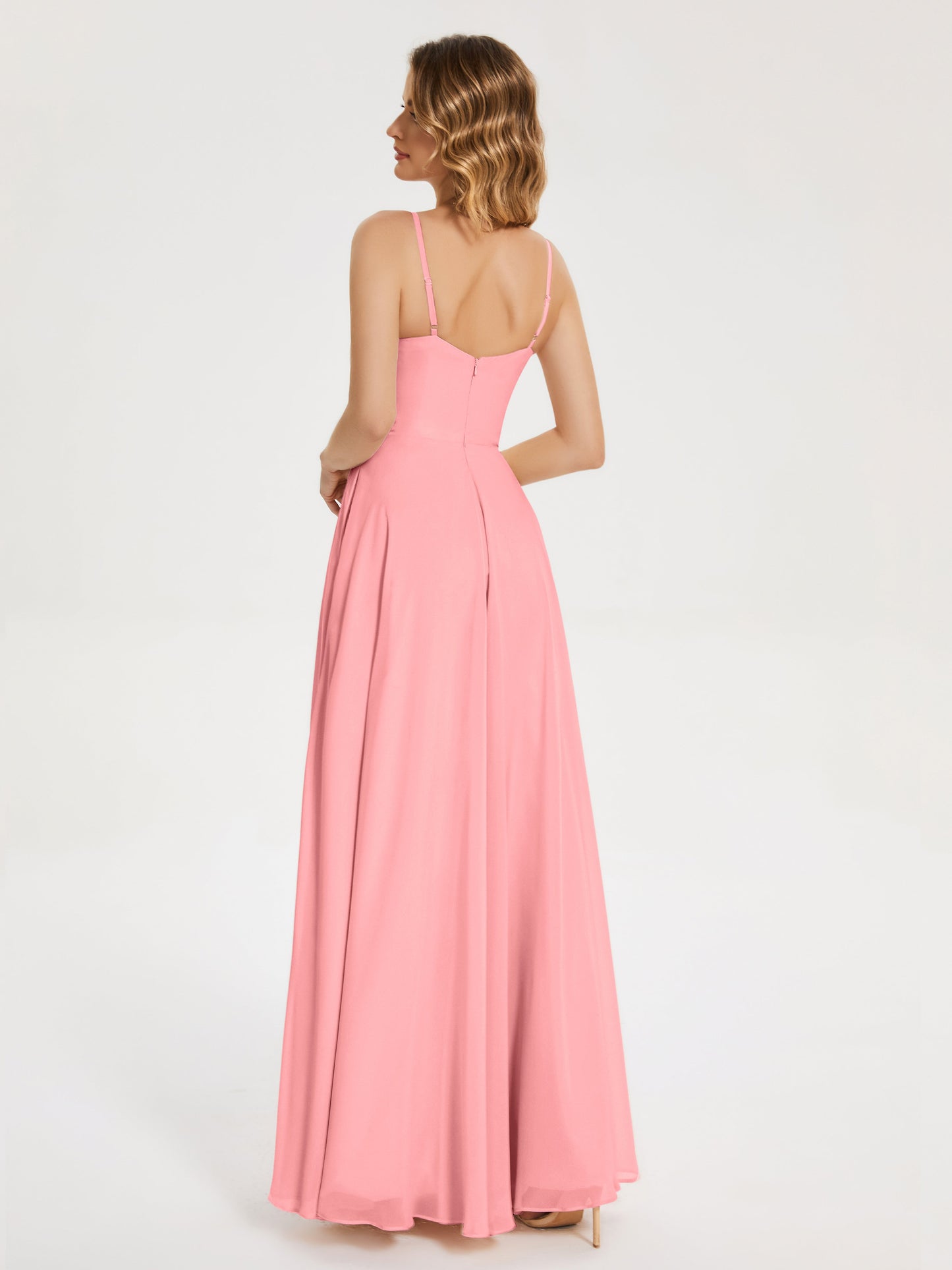 Vestido de fiesta con tirantes finos y corte en A y abertura