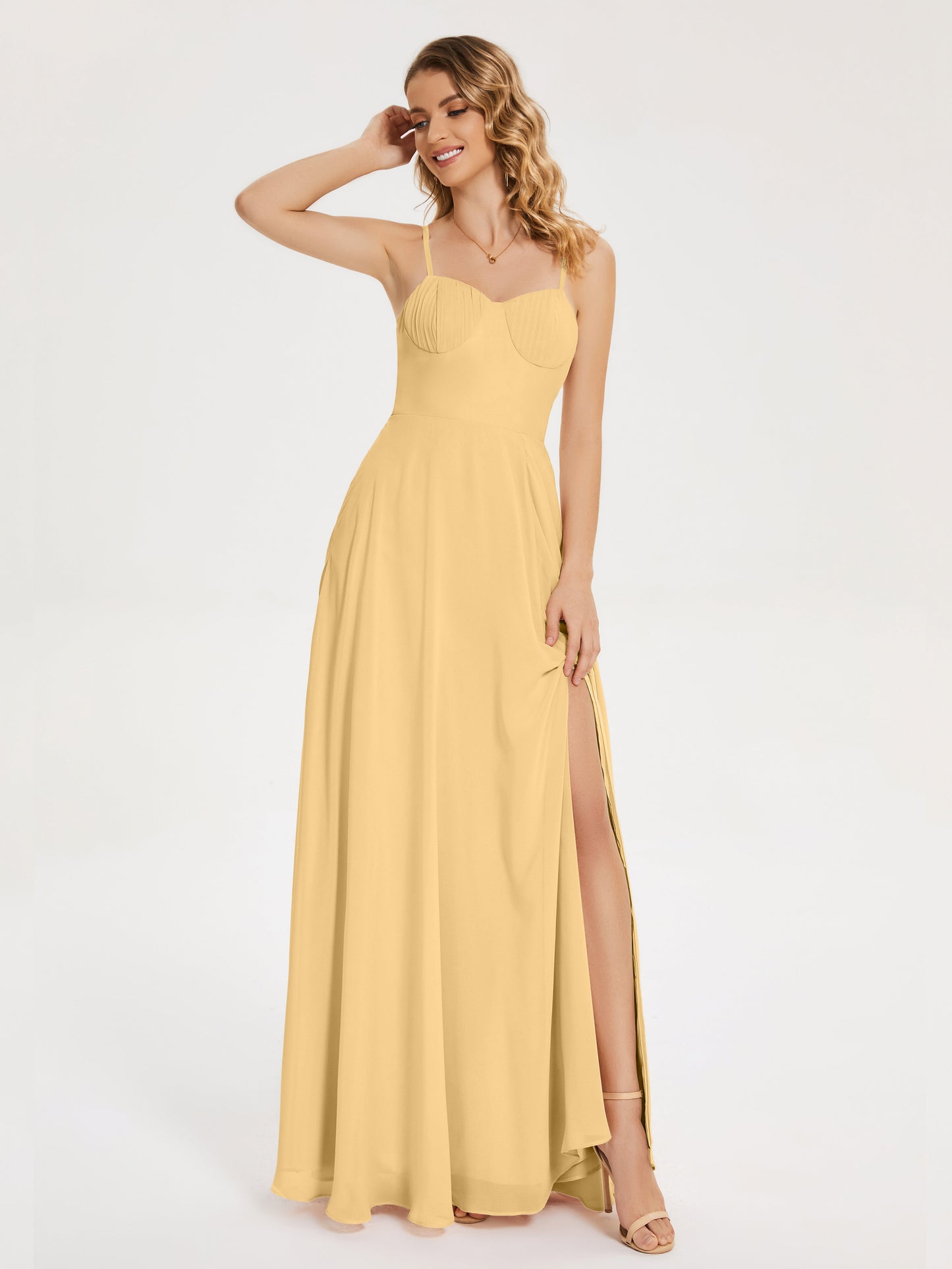 Vestido de fiesta con tirantes finos y corte en A y abertura
