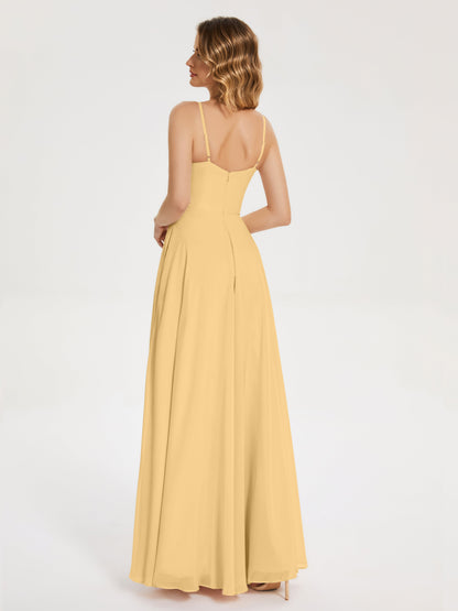 Vestido de fiesta con tirantes finos y corte en A y abertura