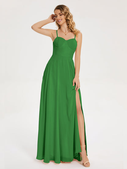 Vestido de fiesta con tirantes finos y corte en A y abertura