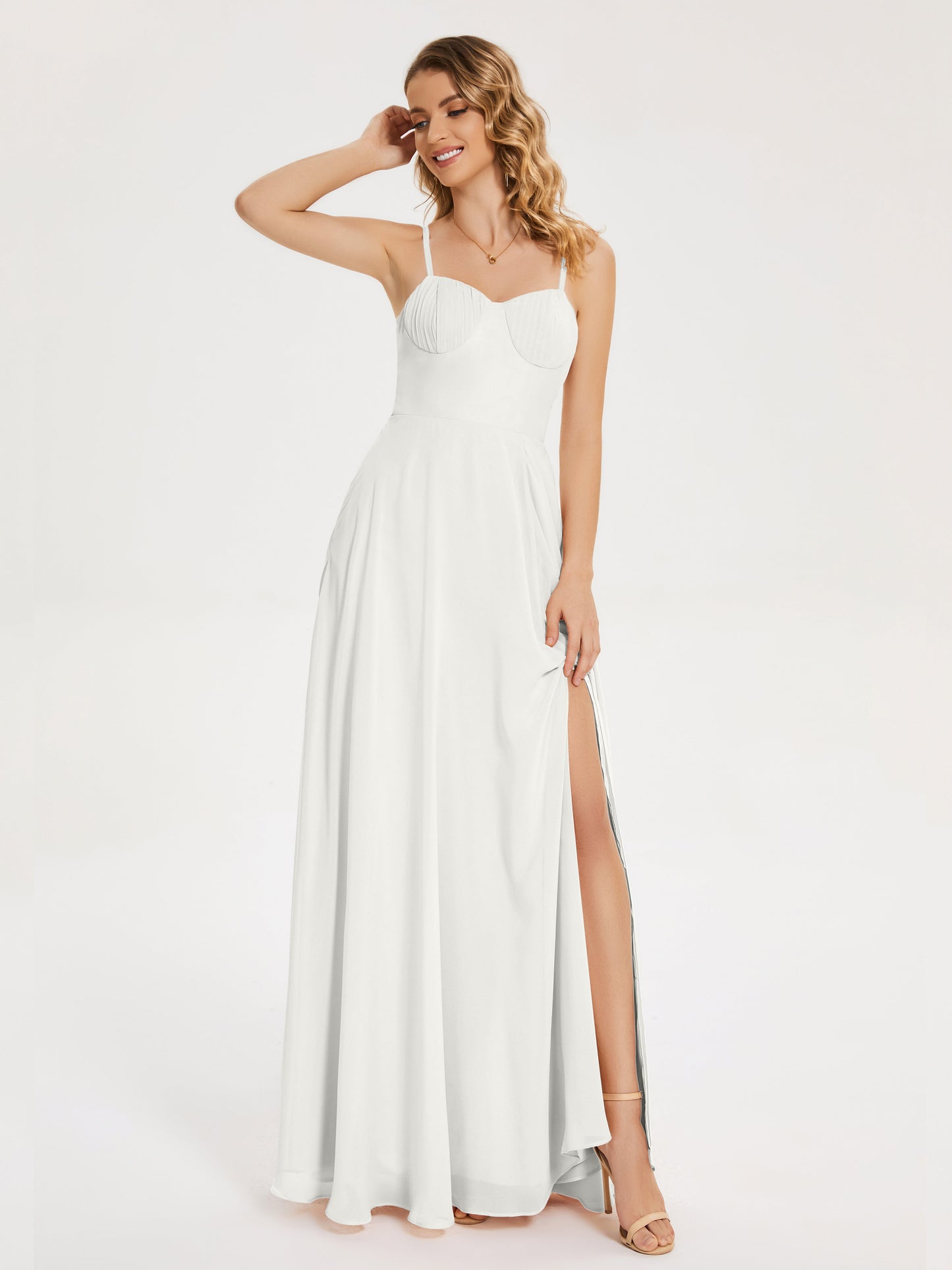 Vestido de fiesta con tirantes finos y corte en A y abertura