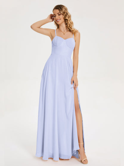 Vestido de fiesta con tirantes finos y corte en A y abertura