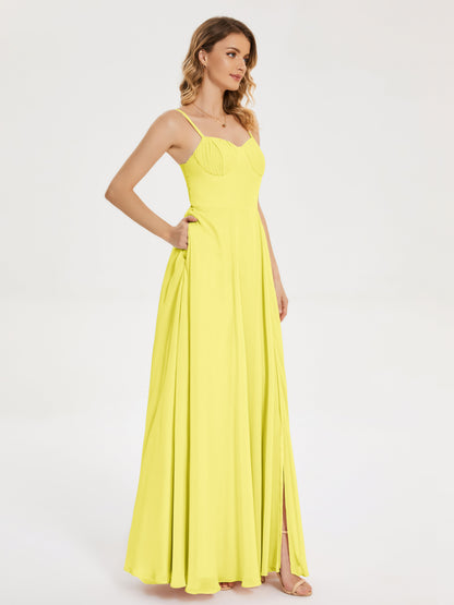 Vestido de fiesta con tirantes finos y corte en A y abertura