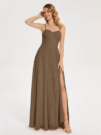 Vestido de fiesta con tirantes finos y corte en A y abertura