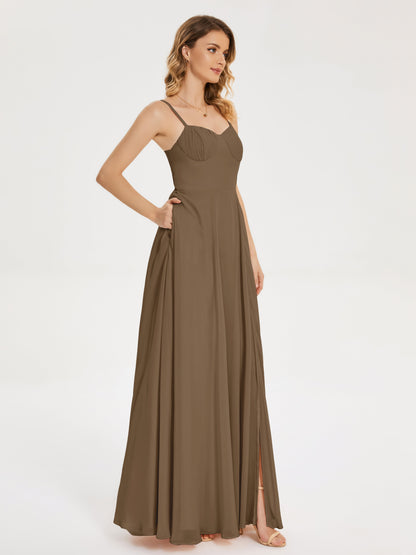 Vestido de fiesta con tirantes finos y corte en A y abertura