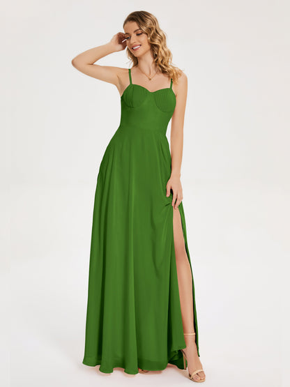 Vestido de fiesta con tirantes finos y corte en A y abertura