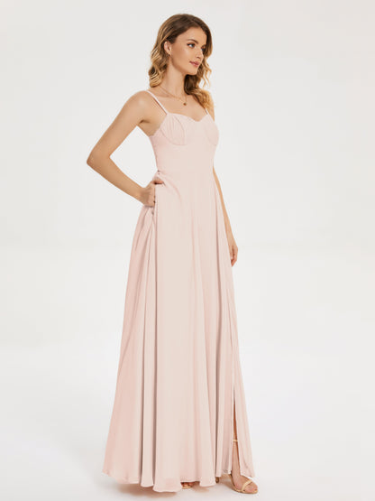 Vestido de fiesta con tirantes finos y corte en A y abertura