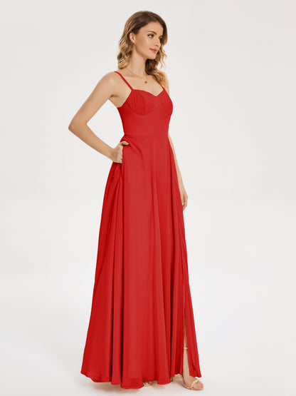 Vestido de fiesta con tirantes finos y corte en A y abertura