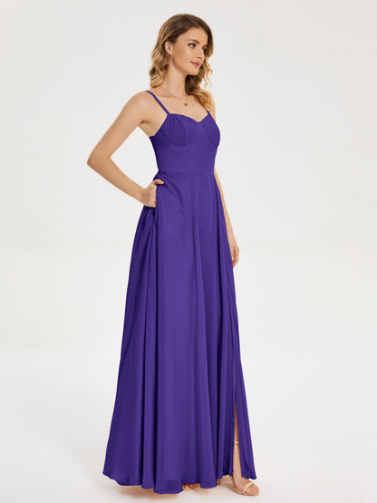 Vestido de fiesta con tirantes finos y corte en A y abertura