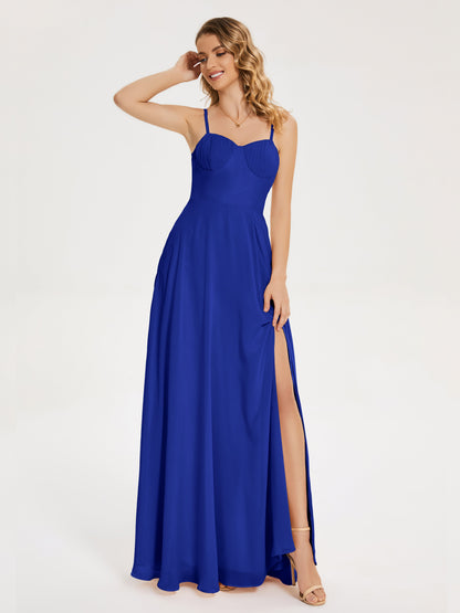 Vestido de fiesta con tirantes finos y corte en A y abertura