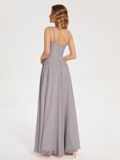 Vestido de fiesta con tirantes finos y corte en A y abertura