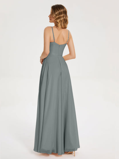 Vestido de fiesta con tirantes finos y corte en A y abertura