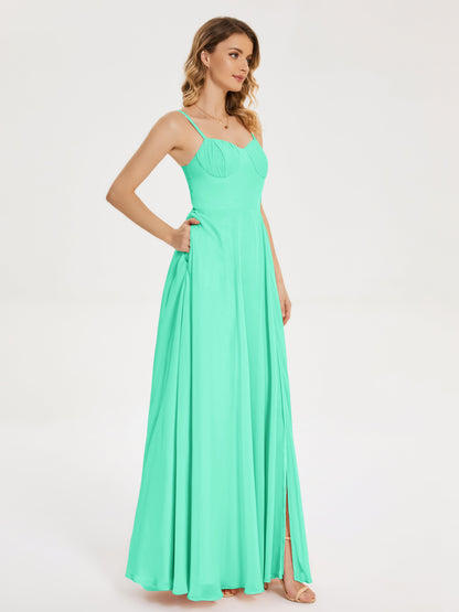 Vestido de fiesta con tirantes finos y corte en A y abertura