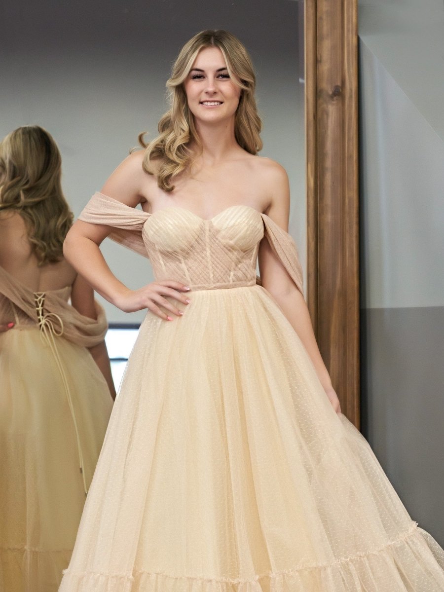 Vestido de fiesta de tul con escote en forma de A y largo hasta la rodilla de Nova