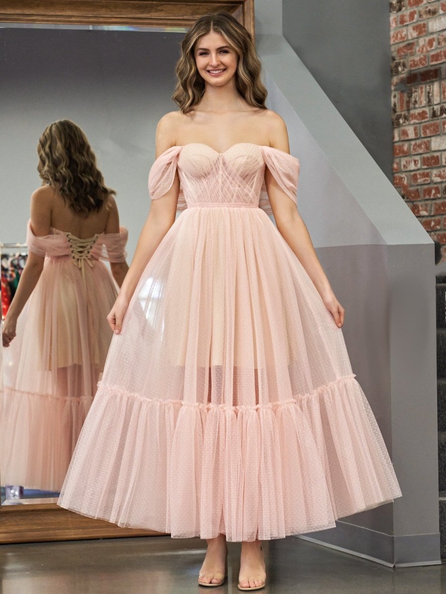 Vestido de fiesta de tul con escote en forma de A y largo hasta la rodilla de Nova