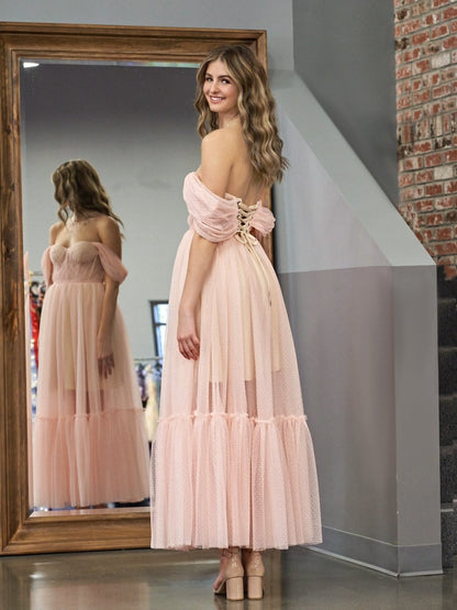 Vestido de fiesta de tul con escote en forma de A y largo hasta la rodilla de Nova