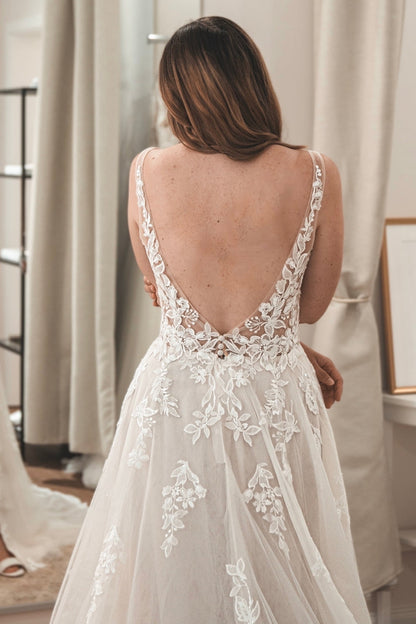 Elegant A Line V Neck Tulle Wedding Dresses with Appliques VK24112210