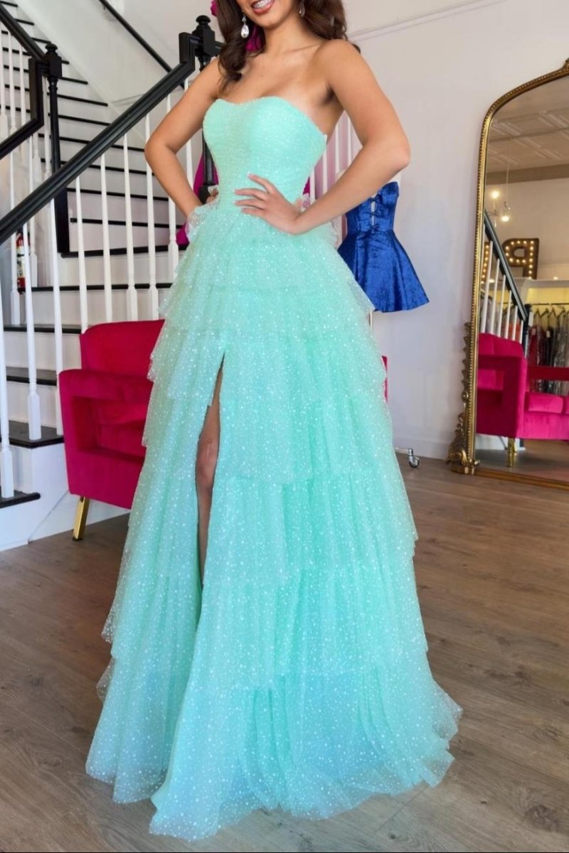 Brigitta | Vestido de fiesta largo de corte A con escote en forma de corazón de tul en color azul agua con abertura