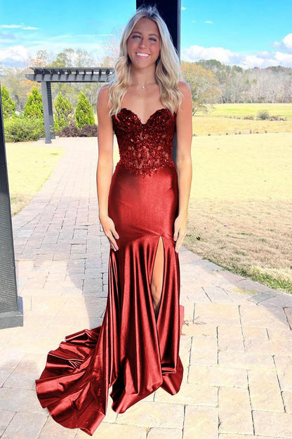 Donya | Vestido de fiesta de satén negro con escote en forma de corazón y encaje y abertura
