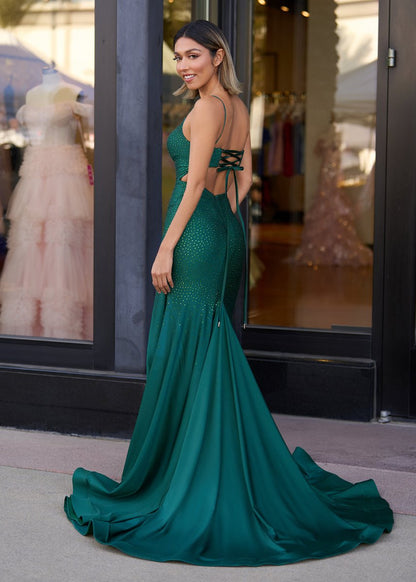 Emelia | Vestido de fiesta de satén con cuentas y tirantes finos estilo sirena con abertura