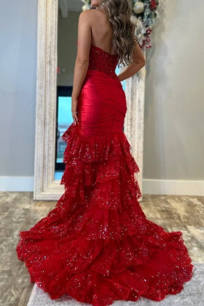 Evaluna | Vestido de fiesta largo con capas, plisado, escote en V y corte sirena en rojo sin tirantes y abertura