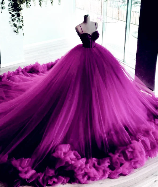 Vestidos de novia con volantes y escote corazón y tirantes fg522