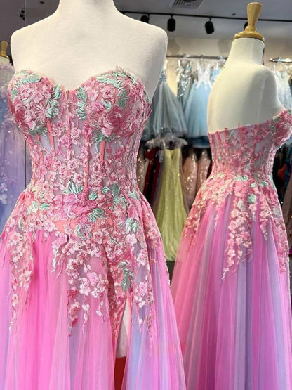 Georgia | Vestido de fiesta largo de encaje con escote en forma de corazón y abertura