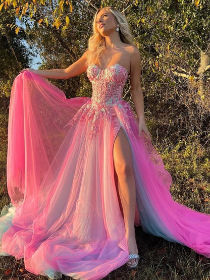 Georgia | Vestido de fiesta largo de encaje con escote en forma de corazón y abertura