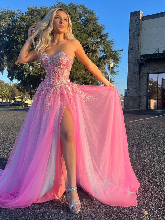 Georgia | Vestido de fiesta largo de encaje con escote en forma de corazón y abertura