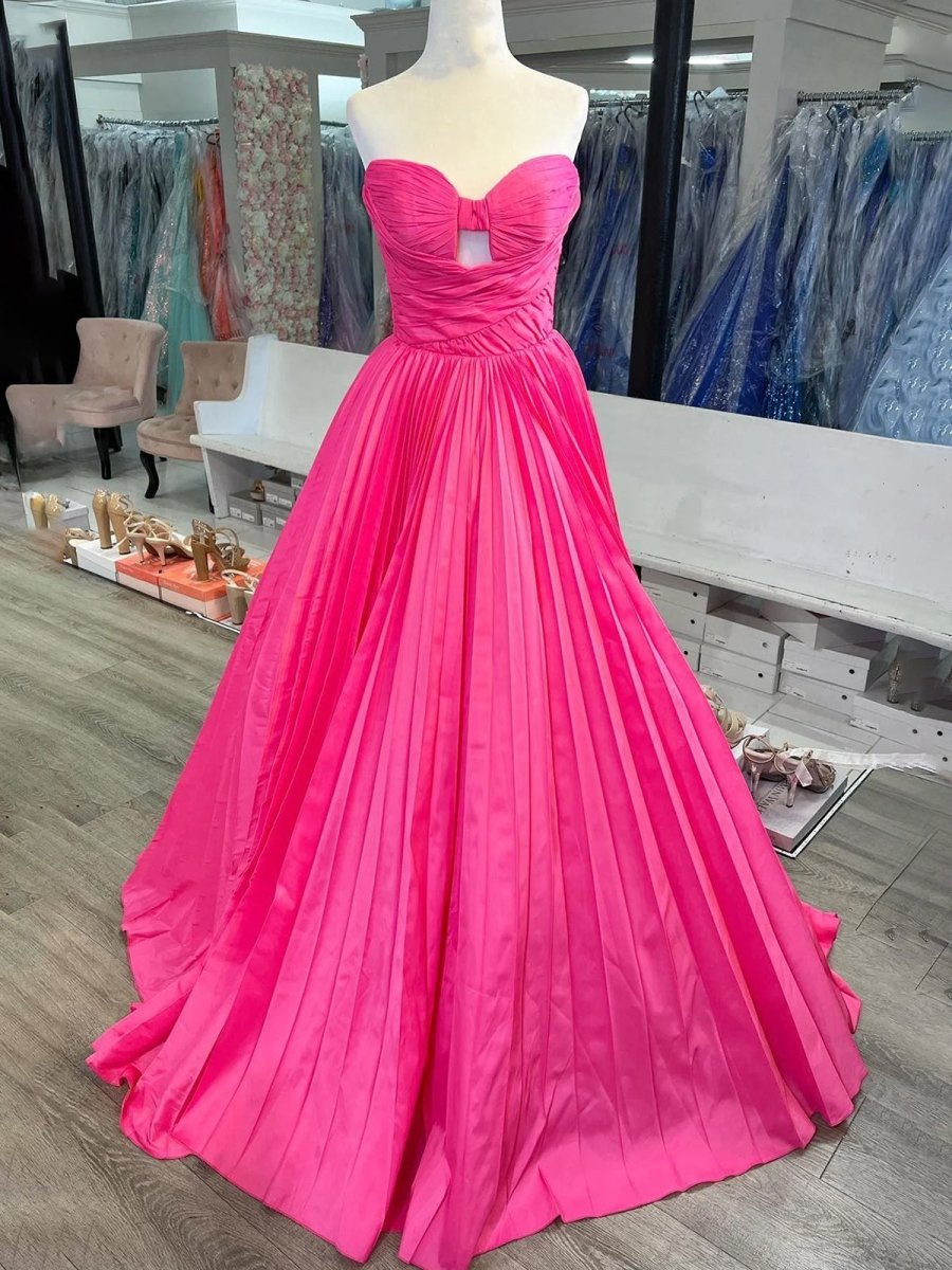 Kenji | Vestido de fiesta con escote en forma de cerradura y sin tirantes de satén rojo