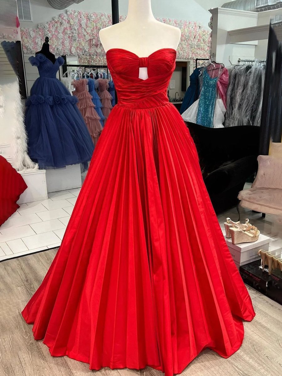 Kenji | Vestido de fiesta con escote en forma de cerradura y sin tirantes de satén rojo