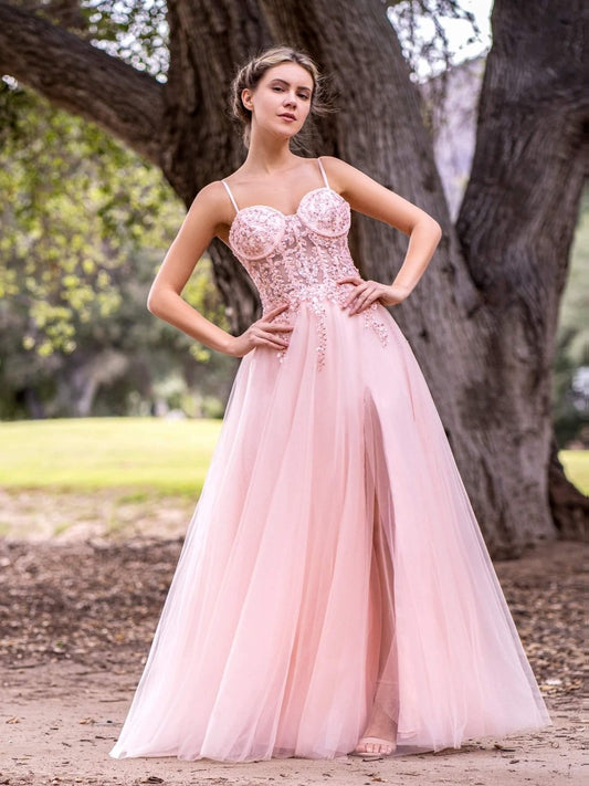 Vestido de fiesta de tul con abertura y encaje hasta el suelo con tirantes finos en forma de A