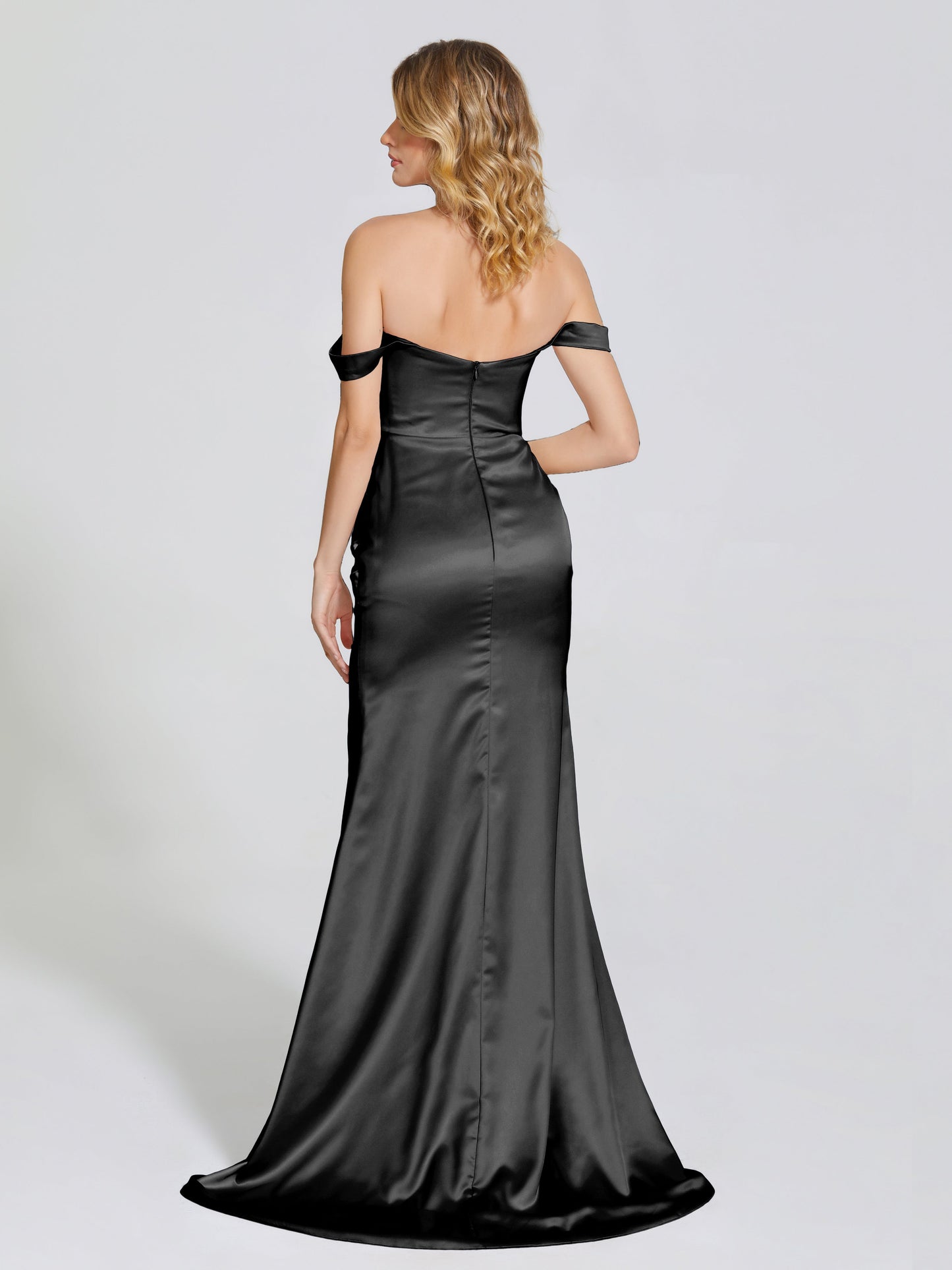 Vestido de fiesta de satén suave con abertura lateral y hombros descubiertos con escote en V